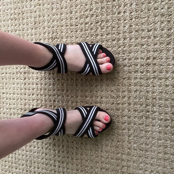 Cherokee Wedges - Picture 3 of 4